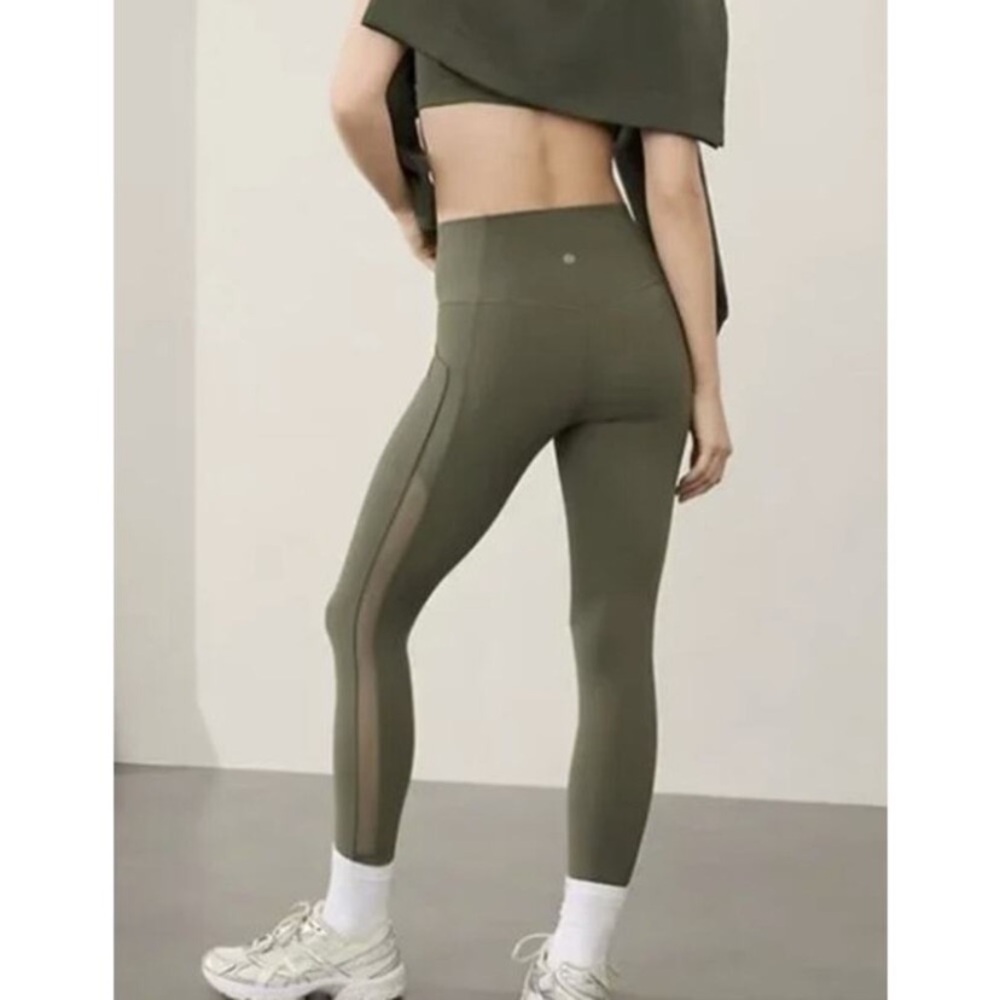 Athleta Salutation Stash Mesh 7/8 Tight Legging Womens Size Large Moss Green